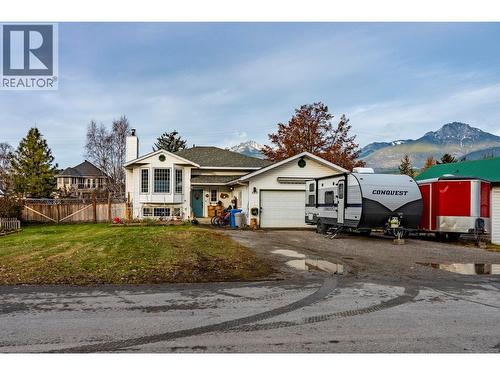 517 12Th Street S, Golden, BC - Outdoor