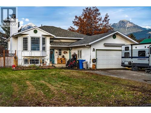 517 12Th Street S, Golden, BC - Outdoor With Facade