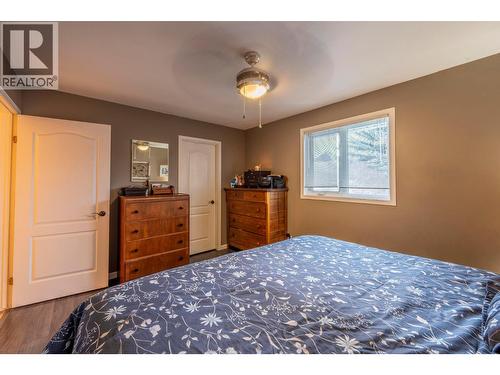 517 12Th Street S, Golden, BC - Indoor Photo Showing Bedroom