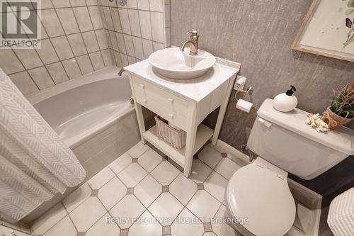 322 Pine Avenue, Oakville (Oo Old Oakville), ON - Indoor Photo Showing Bathroom