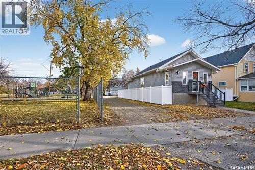 1151 1St Avenue Nw, Moose Jaw, SK - Outdoor