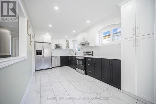3777 Woodruff Crescent, Mississauga, ON - Indoor Photo Showing Kitchen