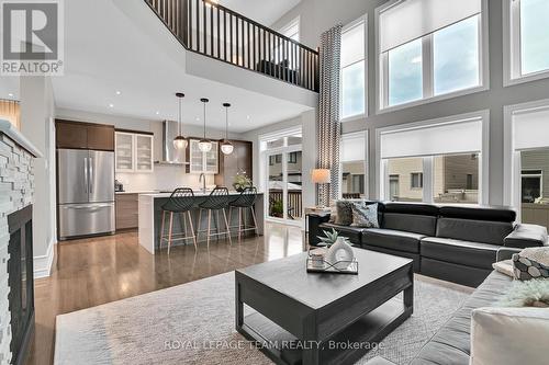 743 Brian Good Avenue, Ottawa, ON - Indoor Photo Showing Living Room