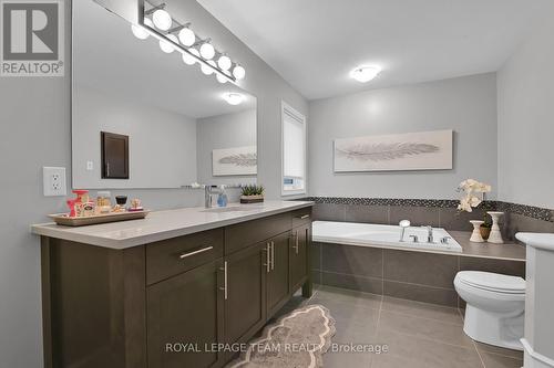 743 Brian Good Avenue, Ottawa, ON - Indoor Photo Showing Bathroom