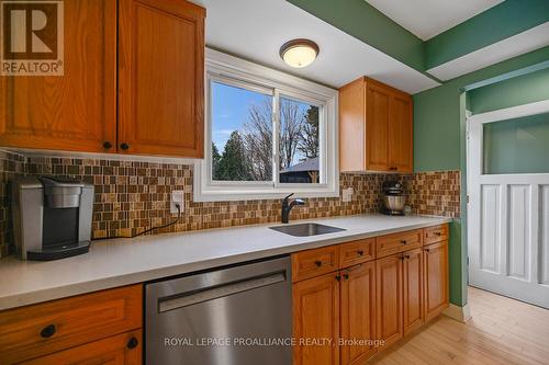 2804 Myrtle Place, Elizabethtown-Kitley, ON - Indoor Photo Showing Kitchen