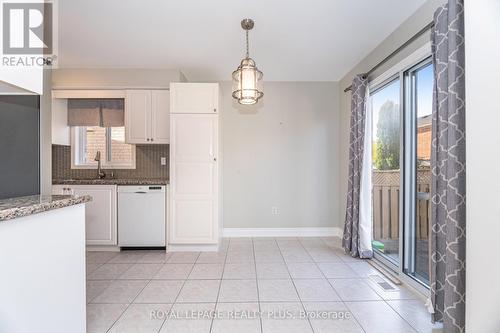 3673 Freeman Terrace, Mississauga, ON - Indoor Photo Showing Kitchen