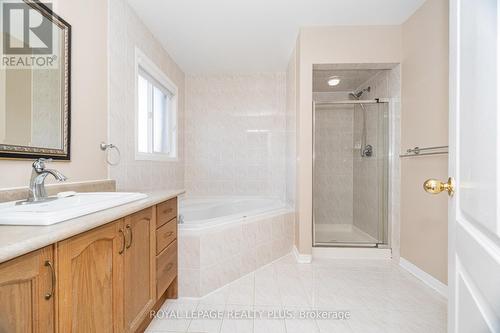 3673 Freeman Terrace, Mississauga, ON - Indoor Photo Showing Bathroom