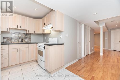 3673 Freeman Terrace, Mississauga, ON - Indoor Photo Showing Kitchen