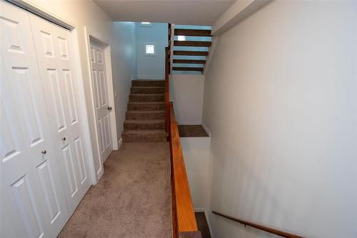 32 Oakleigh Place, Winnipeg, MB - Indoor Photo Showing Other Room