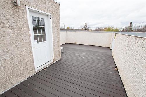 32 Oakleigh Place, Winnipeg, MB - Outdoor With Exterior