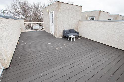 32 Oakleigh Place, Winnipeg, MB - Outdoor With Exterior