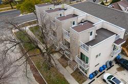 32 Oakleigh Place  Winnipeg, MB R2M 0L1