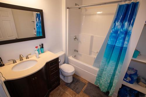 32 Oakleigh Place, Winnipeg, MB - Indoor Photo Showing Bathroom