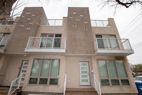32 Oakleigh Place, Winnipeg, MB - Outdoor With Balcony With Exterior