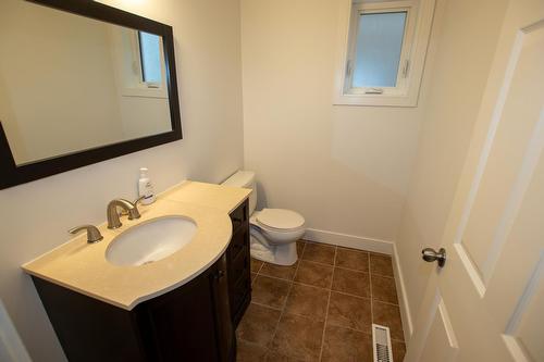 32 Oakleigh Place, Winnipeg, MB - Indoor Photo Showing Bathroom