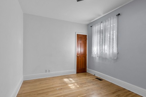 Bedroom - 2140 Ch. Lucerne, Mont-Royal, QC - Indoor Photo Showing Other Room