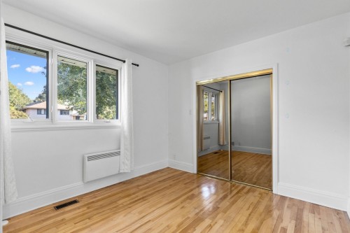 Bedroom - 2140 Ch. Lucerne, Mont-Royal, QC - Indoor Photo Showing Other Room