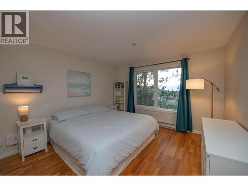 3320 Centennial Drive Unit# 305, Vernon, BC - Indoor Photo Showing Bedroom