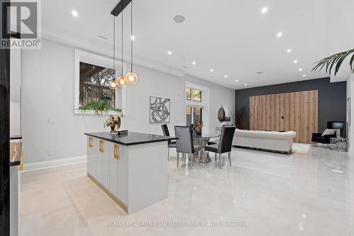 422 Hounslow Avenue, Toronto, ON - Indoor