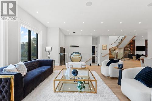 422 Hounslow Avenue, Toronto, ON - Indoor Photo Showing Living Room