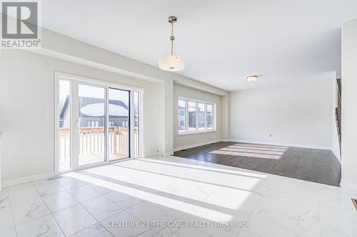 3045 Sandy Acres, Severn, ON - Indoor Photo Showing Other Room