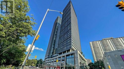 2205 - 575 BLOOR STREET E  Toronto, ON M4W 0B2