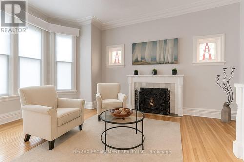 7 Homewood Avenue, Hamilton, ON - Indoor Photo Showing Living Room With Fireplace