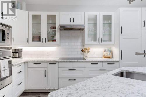 7 Homewood Avenue, Hamilton, ON - Indoor Photo Showing Kitchen With Upgraded Kitchen