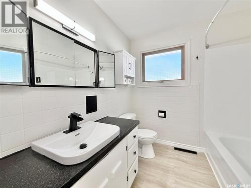 201 Ottawa Street, Davidson, SK - Indoor Photo Showing Bathroom