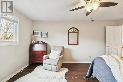 2210 Heidi Avenue, Burlington, ON - Indoor Photo Showing Bedroom