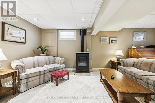 2210 Heidi Avenue, Burlington, ON - Indoor Photo Showing Basement