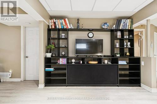 2210 Heidi Avenue, Burlington, ON - Indoor Photo Showing Other Room