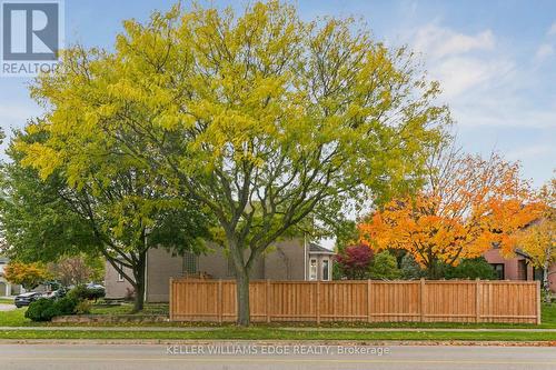 2210 Heidi Avenue, Burlington, ON - 