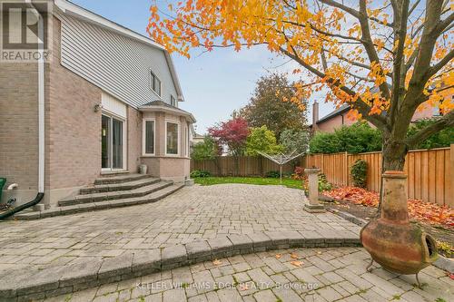 2210 Heidi Avenue, Burlington, ON - Outdoor