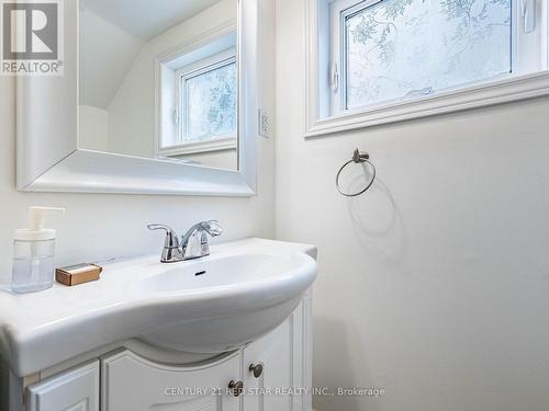 458 Dundurn Street S, Hamilton, ON - Indoor Photo Showing Bathroom