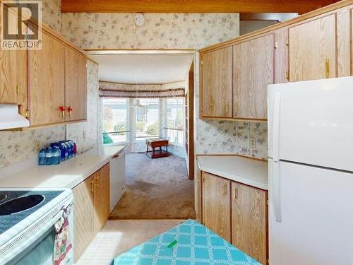 32-6271 Mcandrew Ave, Powell River, BC - Indoor Photo Showing Kitchen