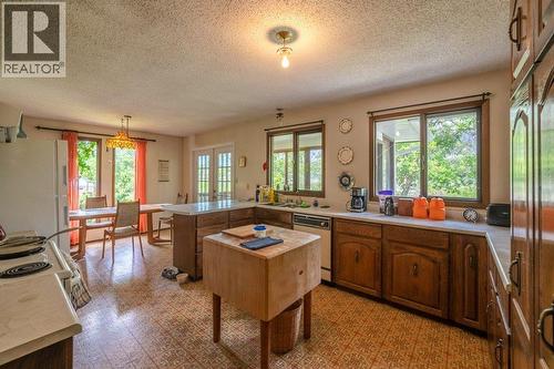 294 Road 18 Road, Oliver, BC - Indoor