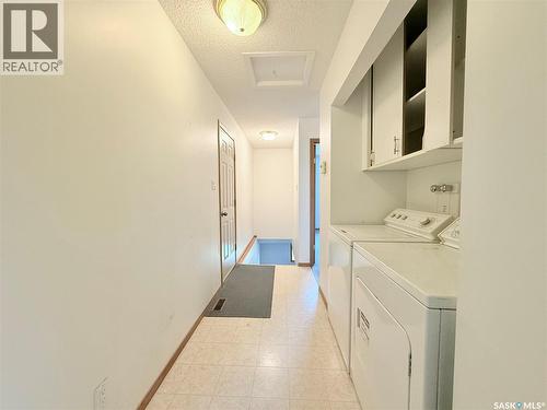 100 1St Avenue N, Lucky Lake, SK - Indoor Photo Showing Laundry Room