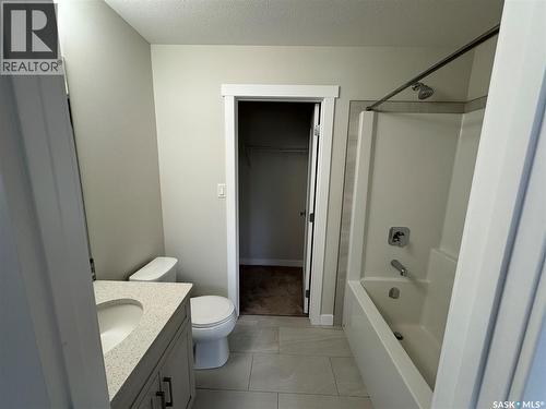 4409 E Keller Avenue, Regina, SK - Indoor Photo Showing Bathroom