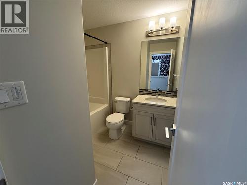 4409 E Keller Avenue, Regina, SK - Indoor Photo Showing Bathroom