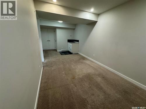 4409 E Keller Avenue, Regina, SK - Indoor