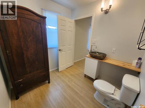805 Pacific Street, Grenfell, SK - Indoor Photo Showing Bathroom
