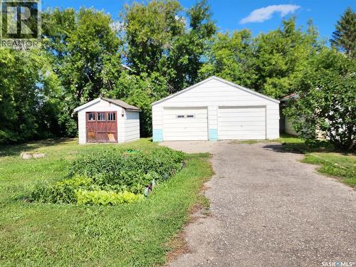 805 Pacific Street, Grenfell, SK - Outdoor