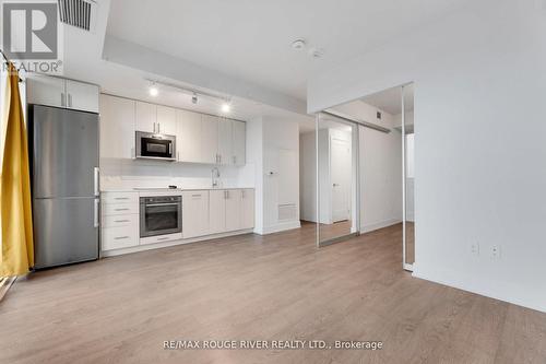 1001 - 2550 Simcoe Street, Oshawa, ON - Indoor Photo Showing Kitchen