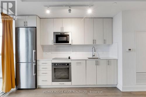 1001 - 2550 Simcoe Street, Oshawa, ON - Indoor Photo Showing Kitchen With Stainless Steel Kitchen