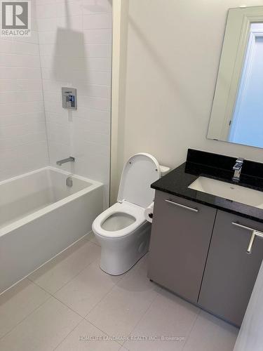 106 - 101 Cathedral High Street, Markham, ON - Indoor Photo Showing Bathroom