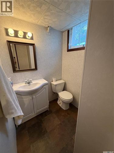 133 Birch Drive, Weyburn, SK - Indoor Photo Showing Bathroom