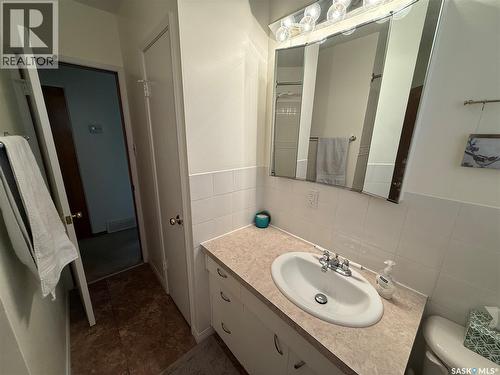 133 Birch Drive, Weyburn, SK - Indoor Photo Showing Bathroom