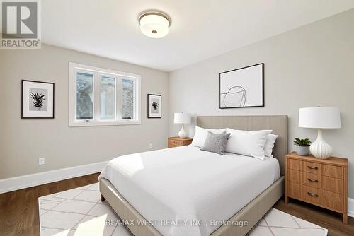 29 W Dykie Court, Bradford West Gwillimbury, ON - Indoor Photo Showing Bedroom