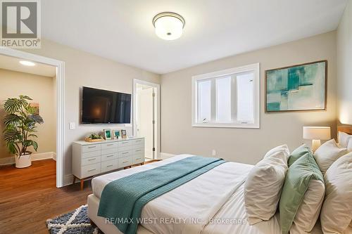 29 W Dykie Court, Bradford West Gwillimbury, ON - Indoor Photo Showing Bedroom